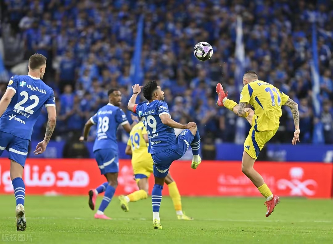 瓦伦西亚主场进球，达尼洛首开战局