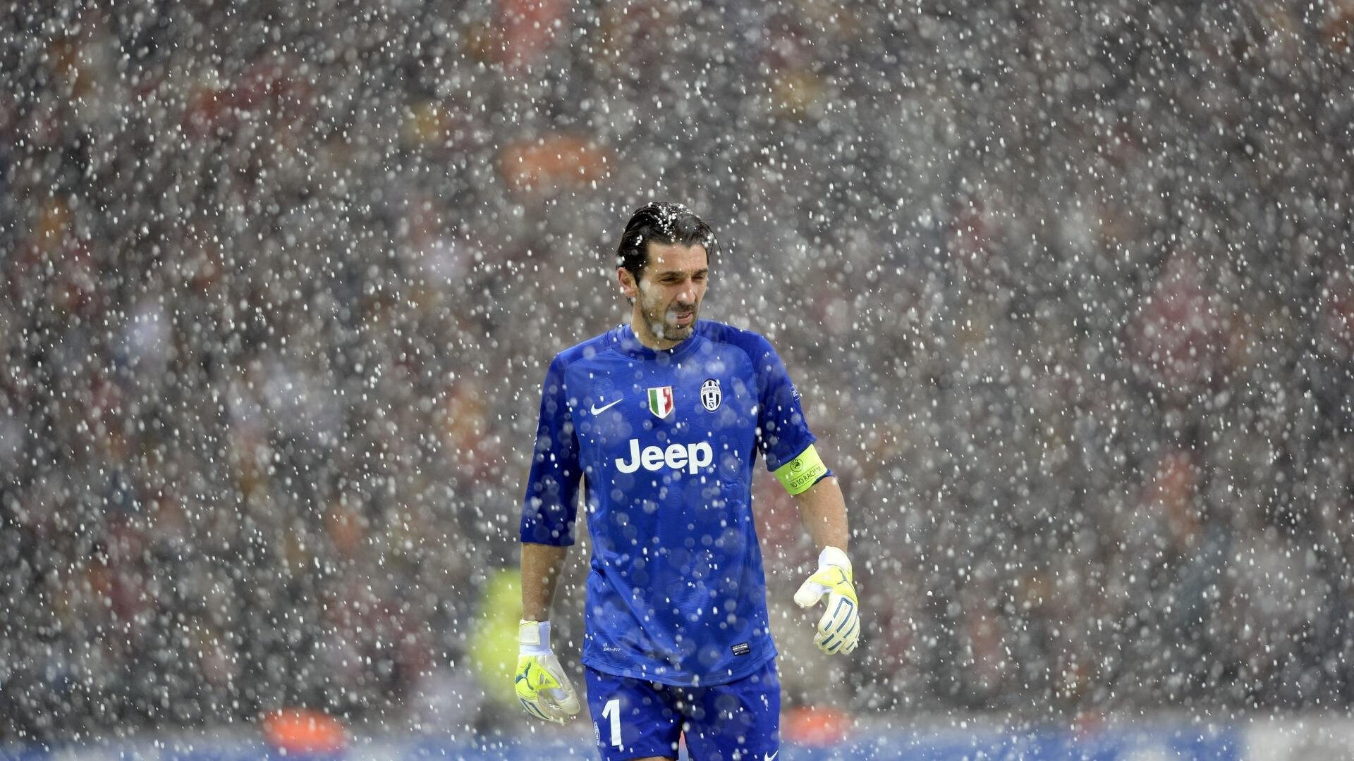 欧冠半决赛之夜,霍勒迪让比赛提前失去悬念