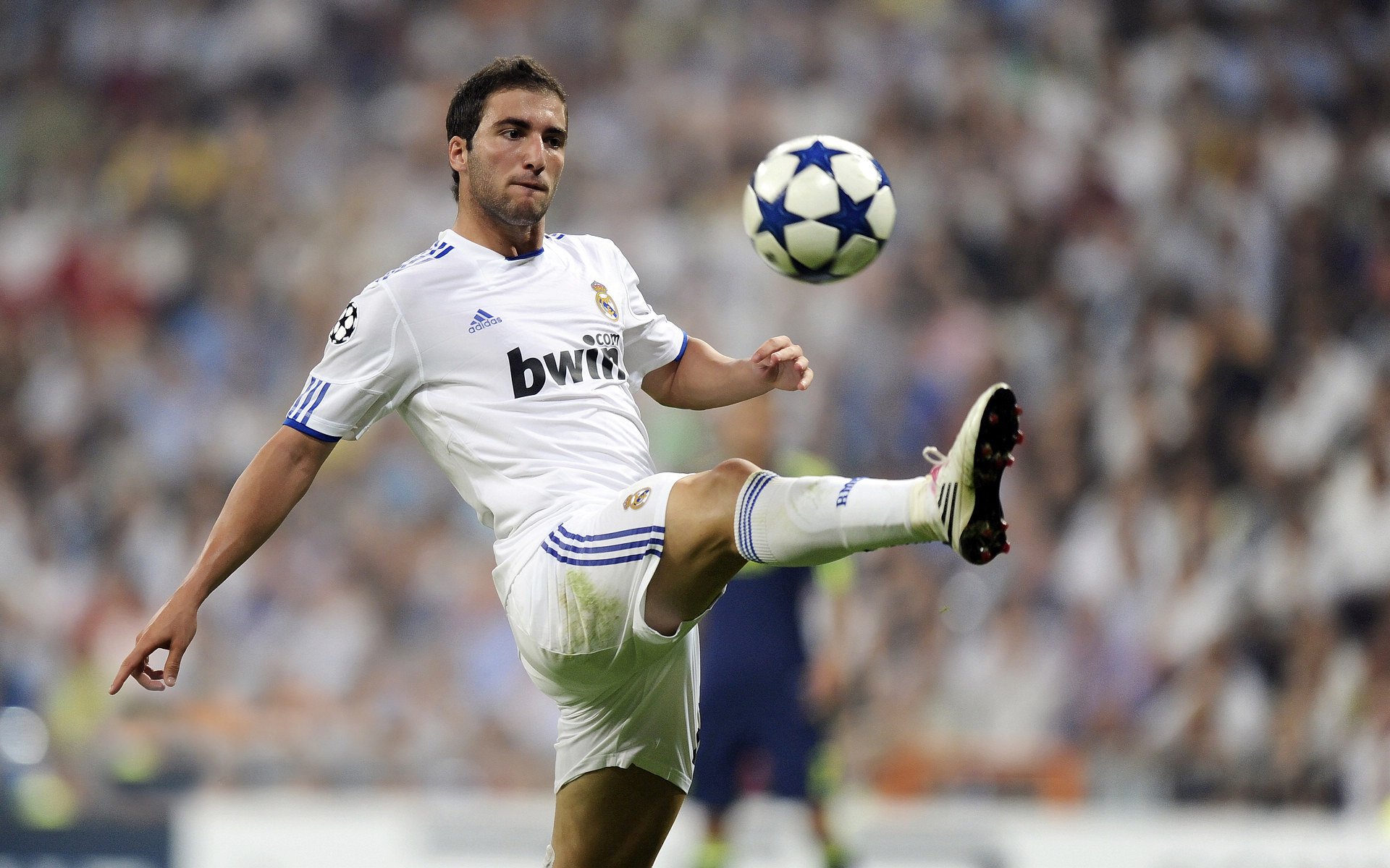 德罗赞化身赛道F1，年度争冠之夜，他在进攻端无人可挡