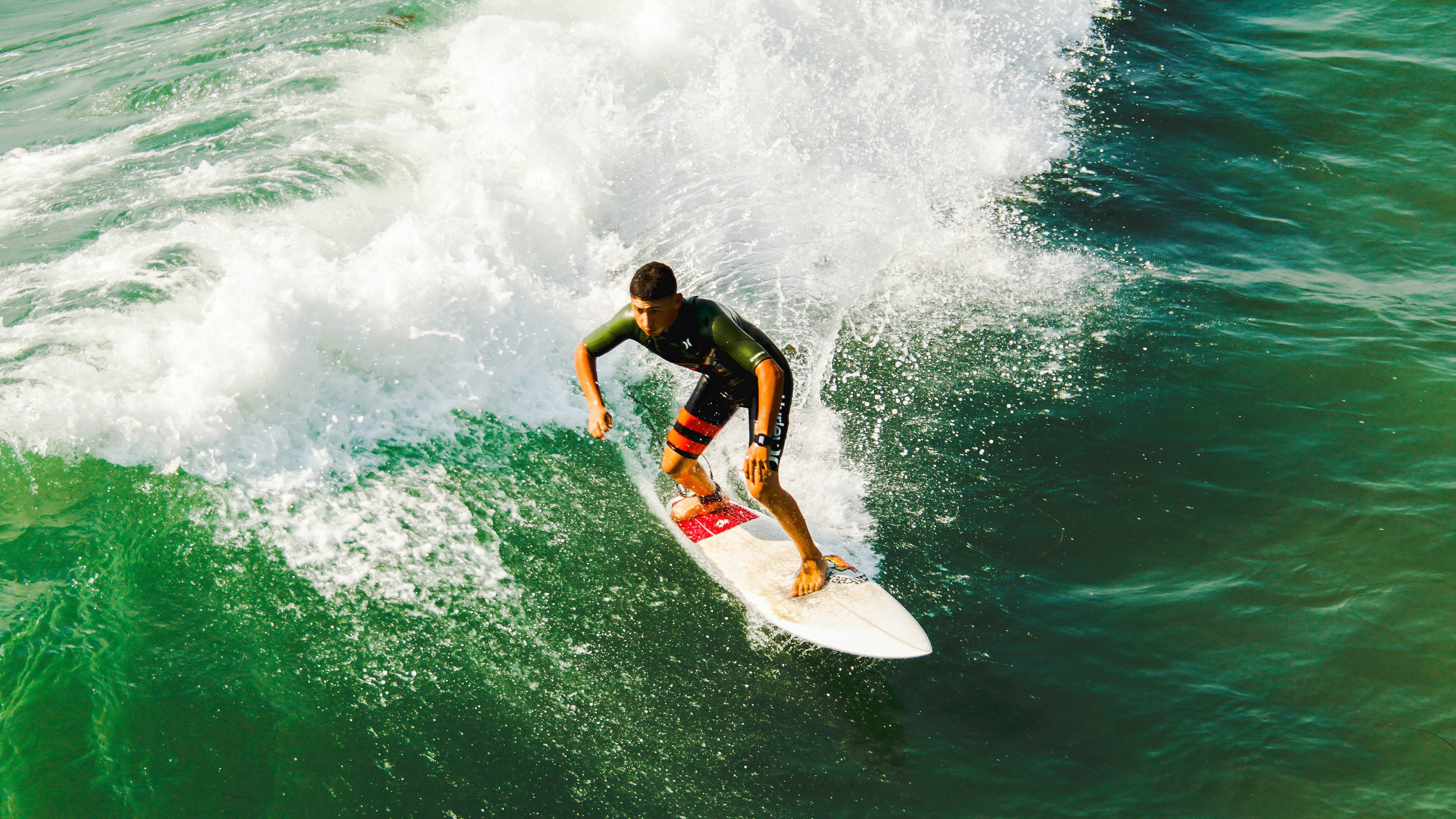 冷门与接管,塞维利亚的逆袭与卡马文加的德甲宣言