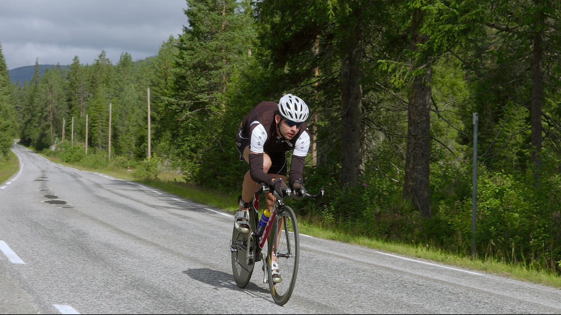 当北非雄狮遇见蓝黑军团,卡马文加的冠军级演出如何定义现代中场